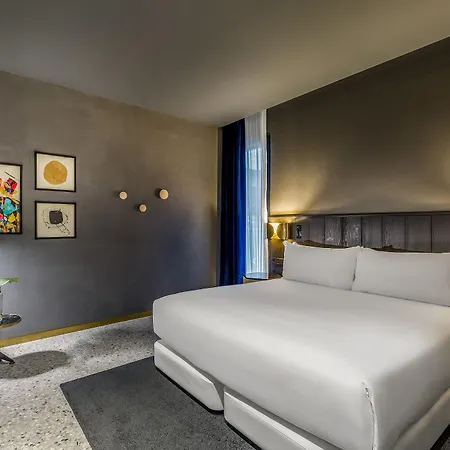 Mate Collection Gerard, Hotel