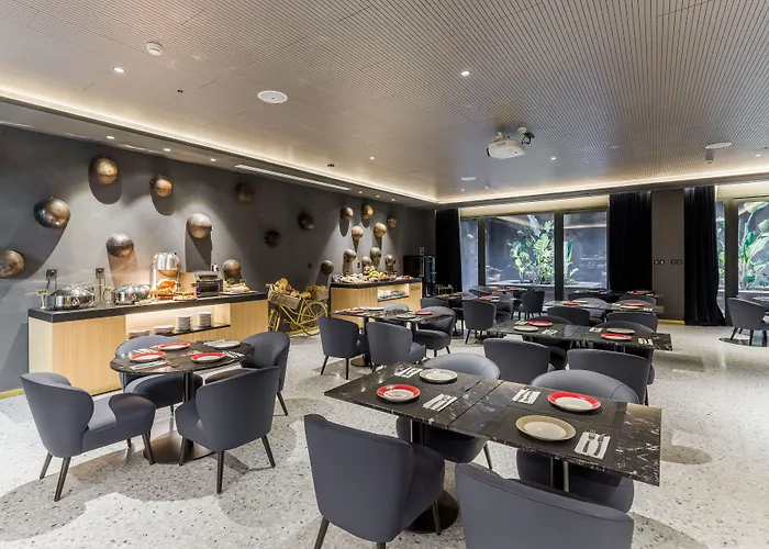 Mate Collection Gerard, Hotel