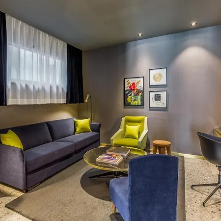 Mate Collection Gerard, Otel